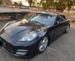 A venda Porsche Panamera 4 S