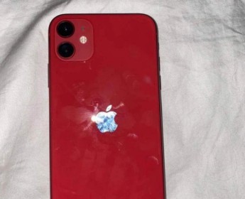 A venda IPhone 11 Red