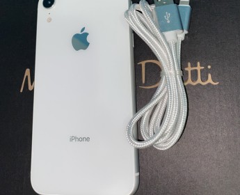 A venda IPhone XR 64GB Branco usado