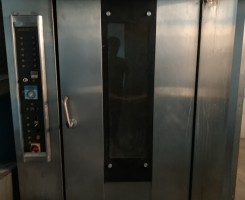 A venda FORNO INDUSTRIAL E BATEDEIRA