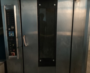 A venda FORNO INDUSTRIAL E BATEDEIRA