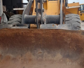 A venda Máquina de construção civil de marca JCB.