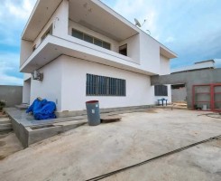 A venda T4 Triplex em construção N. Vida SC
