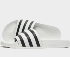 A venda Chinelos Adidas Desportista