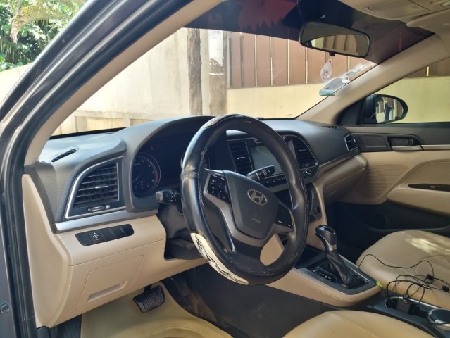 Venda *HYUNDAI ELANTRA*