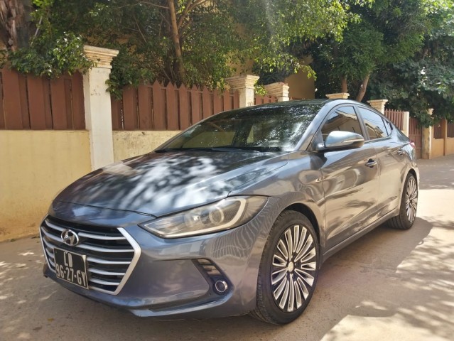 Venda *HYUNDAI ELANTRA*