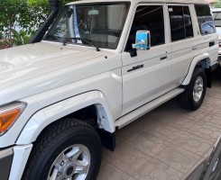 A venda Toyota Land Cruiser HZ