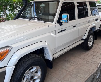 A venda Toyota Land Cruiser HZ