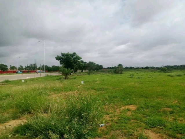 Terreno de 3 hectares no Kilamba prnt