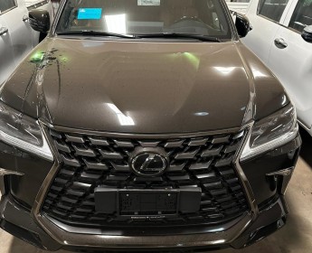 A venda Lexus 570 Super Sport