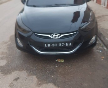 A venda HYUNDAI ELANTRA