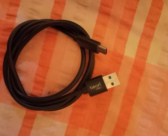 A venda Desapego o meu cabo USB tipo C