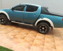 Comprar Vendo meu carro carrinha Mitsubishi L200
