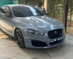 A venda Jaguar XF V8 Sport cinza edn