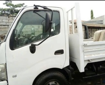 A venda Vendo Carrinha Toyota Hino