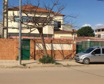 A venda VENDE-SE ESTA VIVENDA V4 NO MORRO BENTO rua dos generias