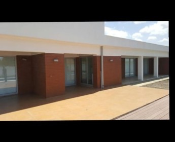 A venda Vivenda T4, Huíla-Humpata