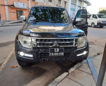 A venda MITSUBISHI PAJERO