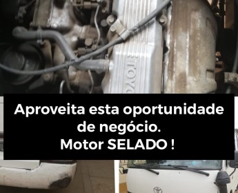 A venda Toyota Coaster Motor Selado