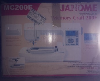 A venda Máquina de costurar automática