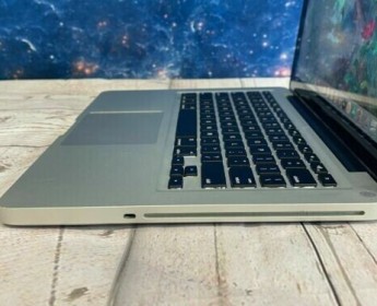 A venda Laptop Apple Macbook Pro 13, 8 GB de RAM + 500GB de HD disponível por...