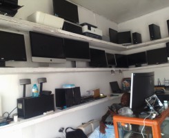A venda Computadores e acessórios (desktop e portátil)