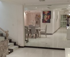 A venda Vende-se este 2andar em Viana, Zango 3