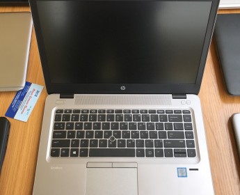 A venda Portátil HP EliteBook Core i5 8GB RAM 256GB SSD