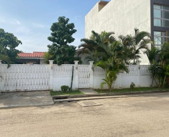 A venda Moradia T3+1, na Urbanização BPC, Camama, zona B, próximo ao Colégio P...