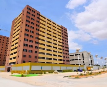 A venda Apartamento T3, no condomínio Boulevard, na via principal do Patriota...