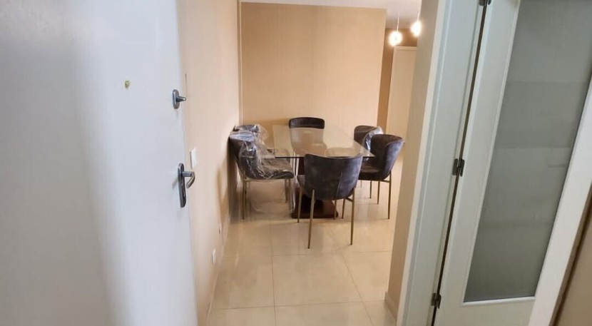 Apartamento T3, no condomínio Boulevard, na via principal do Patriota (Pago na totalidade)