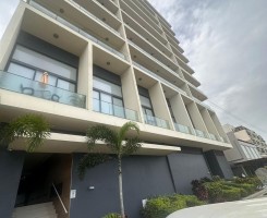 A venda LUXUOSO APARTAMENTO T1 DUPLEX, MOBILIADO, NO EDIFÍCIO OCEAN CORNER, IL...