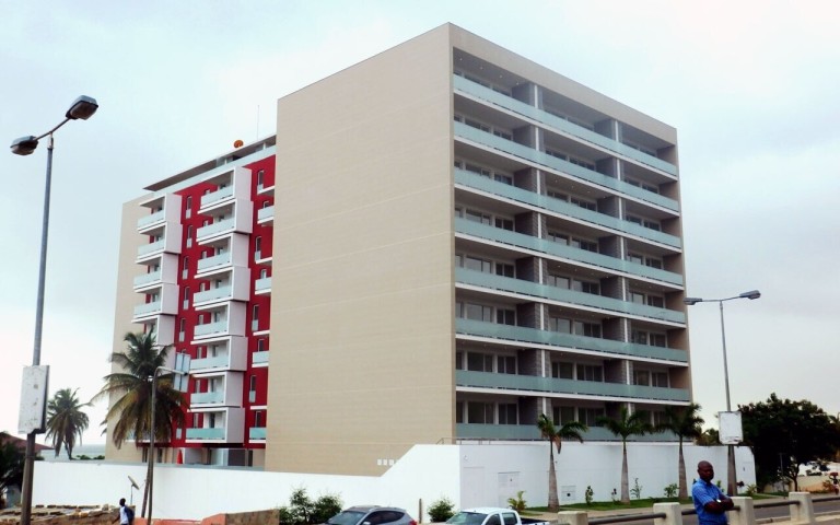 Apartamento T2, no Condomínio Corimba Residence, estrada direita da Corimba, paralelo ao Condomínio Morro Bento, Samba, Luanda.