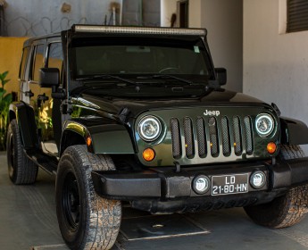 A venda Vendo Jeep Wrangler Sahara Unlimited 2011