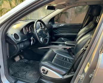 A venda Mercedes 4matic v8