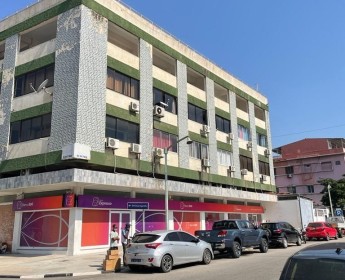 A venda Apartamento T2 no Kinaxixi, Ingombotas, rua da Fanta , Banco BNI Prédi...