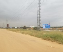 A venda Terreno de 10 hectares, adstrito à Cidade da China, Via Expressa.