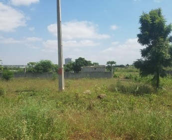 A venda Terreno de 8 hectares, na Via Expressa (Sentido Cacuaco/desvio do Zang...