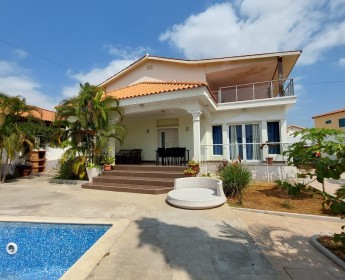 A venda Excelente Vivenda V6 com piscina e anexo, no Projecto Nova Vida / Urba...