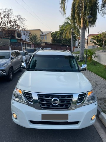 Nissan Patrol Branco extremamente limpo