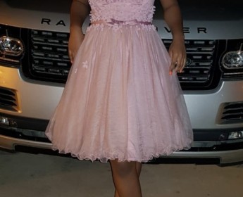 A venda Vestido floral curto