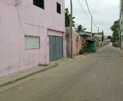 A venda Casa grande e com anexos