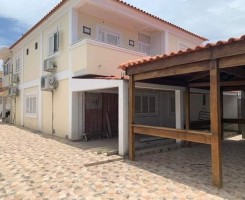 A venda Moradia T6 duplex, beira mar ln