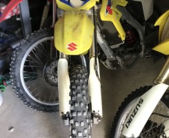 A venda Suzuki RMZ 250