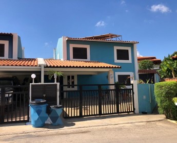 A venda Vivenda V3 duplex, com anexo e piscina, sito no Condomínio Flores de T...