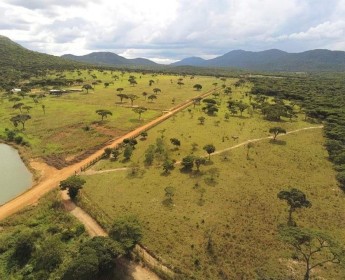 A venda Fazenda com Resort, no Kibala, Kwanza Sul.