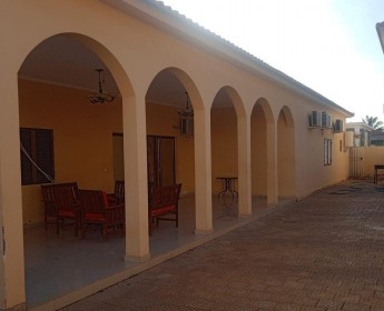 A venda MORADIA COM UM VASTO ANEXO, NO LAR DO PATRIOTA, PRIMEIRA FASE, RUA DOS...