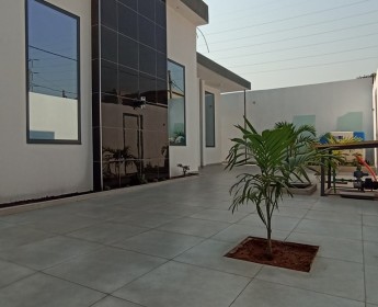 A venda Vivenda nova e moderna, com piscina, no Patriota, lado oposto, 2 segun...