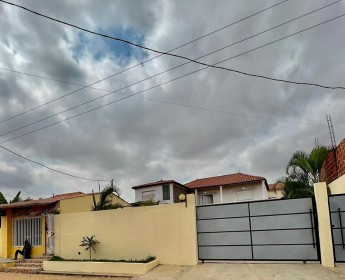 A venda VIVENDA V4 NO BENFICA, RUA DO BFA.