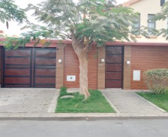 A venda Vivenda V5 dúplex, no condomínio Austin, no Camama